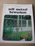 Richards, Hans   (vert: H. Oosthoek) - Zelf metaal bewerken