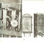 Hana, W.F.J  .. Met voorwoord van Ir.J. Boomsma  met 73 zwart  wit foto's - Middeneuropese Klokken, klokken met een kuhschwanzpendel.