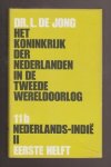 JONG, DR. L. DE (1914 - 2005) - Het Koninkrijk der Nederlanden in de Tweede Wereldoorlog 1939 - 1945. Deel 1 t/m 13. 27 banden.