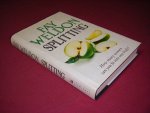 Fay Weldon - Splitting, How many women can you fit into one body?