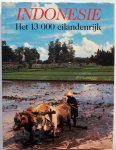 Muller, Kal; Diessen, J.R.van vertaling; Foto's: Zach, Paul - Indonesië Het 13.000 eilandenrijk Fotoboek