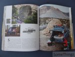 Robert Klanten and Maximilian Funk (eds.) - Hit the Road. Vans, Nomads and Roadside Adventures.