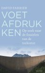 David Farrier - Voetafdrukken op zoek naar de fossielen van de toekomst