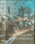 Blijdestijn, J. P. van .. Met medewerking van Prof. Dr. H. Engel en Dr. D. Hillenius. Rijk geillustreerd. - Natuurleven in Nederland
