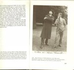 Plas, Michel. van der met veel zwart wit foto's Peter Ruting met Omslagontwerp van Stefan Mesker - Herinneringen aan Godfried Bomans Plas, Michel. van der met veel zwart wit foto's Peter Ruting met Omslagontwerp van Stefan Mesker - Herinneringen aan Godfried Bomans