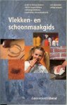 Jacobsen, Alfred M  ..  Omslagontwerp :  Teo van Gerwen Desgin - Vlekken-en schoonmaakgids  .. Grote en kleine vlekken allerlei oppervlakken reinigingsmiddelen regelmatig schoonmaakwerk  .. Snel opzoeken veilige aanpak.