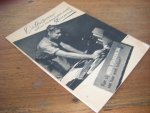 brochure mander - De Huisvrouw uit een normaal gezin werkt 92 uur per week. Kan zij meer voldoening van haar werk hebben?