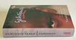 Farah, Nuruddin - Geheimen - Een roman over het leven in Somalië aan de vooravond van de burgeroorlog.