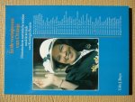Buys,Udo J. - In de voetsporen van Oranje. Historische en toeristische notities rond de 44 titels van Koningin Beatrix.