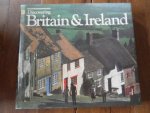 Tourtellot, Jonathan B. e.a. Illustrator : Ward, Patrick; e.a  - Discovering Britain & Ireland. With a Traveler' s map, 442 photographs, 28 maps