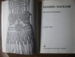 Andes, Eugene - Modern Macramé. Praktische toepassingen.