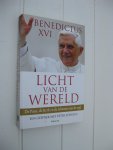 Benedictus XVI en Seewald, Peter - Licht van de Wereld. De Paus, de Kerk en de tekenen van de tijd. Een gesprek met Peter Seewald.