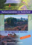 Vogel, Caroline - Natuurwandelen in Nederland. De 30 mooiste routes. Inclusief mapje met 30 routekaartjes