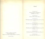 Marian van der Heiden ..Illustraties  Helen van Vliet - Het land achter de vele deuren   ..  Alexander vindt het beslist niet prettig om de slimste van de klas te zijn, Want enkel daarom wordt hij regelmatig te pakken genomen door jongens uit zijn klas.