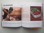 Bergsma, Bettie • Corine van de Burg • Yvonne Greefhorst - Passie voor koken. Het sociale kookboek van Amsterdam : beschrijving van 42 Amsterdamse horecaprojecten voor mensen met een beperking.