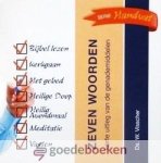 Visscher, Ds. W. - Zeven woorden, deel 2 *nieuw* - laatste exemplaren! --- Korte uitleg van de genademiddelen (Bijbel lezen, Kerkgaan, Het gebed, Heilige Doop, Heilig Avondmaal, Meditatie, Vasten) Serie Handvat