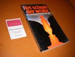 Bouwmeester, Hans, Jaap van den Herik, Lex Jongsma. - Het Schaak der Wrake [Spectrum Paperback 52] De Tweekamp Karpov-Kortsjnoi