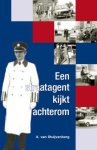 A. van Stuijvenberg - Een Straatagent Kijkt Achterom