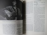 Shestack, Melvin - The Country Music Encyclopaedia