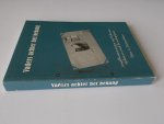 Zwijnenberg, Peter A. - HEILOO - Jeugdherinneringen van Heilöoërs tijdens en rond de oorlogsjaren - Vaders achter het behang Zwijnenberg, Peter A. - HEILOO - Jeugdherinneringen van Heilöoërs tijdens en rond de oorlogsjaren - Vaders achter het behang