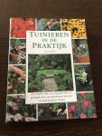 MacHoy, P. - Tuinieren in de praktijk.