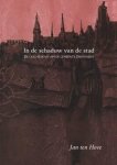 HOVE, JAN TEN & W.COSER. - In de schaduw van de stad. ,De geschiedenis van de gemeente diepenveen.