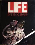  - Life in de ruimte