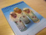 Sjouwerman, Vic en Paerl, H. (Hetty) - Feestversieringen het jaar rond; met tekeningen en kleurenfoto`s Sjouwerman, Vic en Paerl, H. (Hetty) - Feestversieringen het jaar rond; met tekeningen en kleurenfoto`s