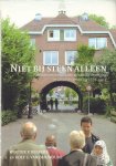 Beekers, Wouter P. en Rolf E. van der Woude - Niet Bij Steen Alleen (Patrimonium Amsterdam : van sociale vereniging tot sociale onderneming 1876-2003), 416 pag. hardcover + stofomslag, zeer goede staat