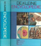 Winkler Prins met Coordinatie  van Frans van Gelderen   en medewerking  van Wim Buis  en Henk Deen - De Kleine Encyclopedie  .. 16000 trefwoorden; 500 illustraties en 50 tabellen.