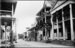Suriname: - Paramaribo: Heerenstraat. Afdruk van een foto uit de collectie van Ds. C.A. Hoekstra, gepubliceerd in: Zijlmans - `Fotografieën van Suriname` (2006)