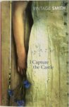 Dodie Smith 80458 - I Capture the Castle A beautiful coming-of-age novel about first love