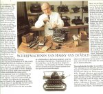 LEEFLANG THOMAS fotografie hans de wit en peter schütte - VERZAMELEN IS OOK EEN KUNST * twintig verzamelaars over hun hobby * van schrijfmachines tot antieke poppen * wijwatervaatjes en modeltreinen maar ook pudding vormen