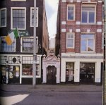 Vels Heijn, Annemarie (tekst)/ Dellenbag, Peter (fotografie) - De Hofjes van Amsterdam. 'Door menschlievendheid gedreeven.'