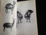 Catalogue Sotheby - Islamic Arms and Armour, Glass, Textiles, Ceramics, Woodwork and Metal Work, also Qajar Enamels Catalogue Sotheby - Islamic Arms and Armour, Glass, Textiles, Ceramics, Woodwork and Metal Work, also Qajar Enamels