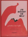 Terryn, Dirk (selectie), Sabien Clement (illustraties). - Je ruist in mij. Gedichten over liefde. Terryn, Dirk (selectie), Sabien Clement (illustraties). - Je ruist in mij. Gedichten over liefde.