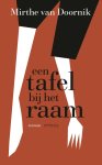 Mirthe van Doornik - Een tafel bij het raam