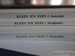 Toussaint, Jacques / Buchet, Arsène R. - Klein en fijn. Hedendaagse Belgische edelsmeed- en snijkunst. Juwelen / Sculptuur / Medailles.