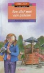 Anneke Scholtens - Een dief met een geheim / Zoeklicht Geheim / *