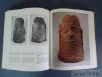 Schaedler, Karl Ferdinand. - Keramik aus Schwarz-Afrika und Alt-Amerika. / Ceramics from Black-Africa and Ancient America. / Céramique de l'Afrique Noire d'Amérique Précolumbienne.  The Hans Wolf Collection. Zurich.