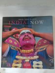 Sanghvi, Vir / Mukherjee, Rudrangshu - India Then & Now. Looks at the history and multicultural present. Illustrated in colour omkeerboek