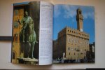  - de gehele stad en haar meesterwerken  FLORENCE  Het Gouden Boek van Florence  musea - galerijen - paleizen - monumenten