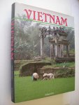 Tornquist, David / Rossi, Guido A., fotogr. en bijschriften / Hofstede, M. vert. - Vietnam