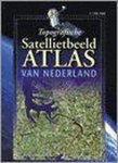 Sergio Derks (redacteur) - De geografische satellietbeeld atlas van de wereld ; Topografische satellietbeeld atlas van Nederland set