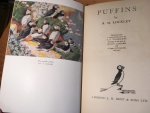 Lockley, Ronald & Charles Tunnicliffe (frontispiece) - Puffins (Papegaaiduikers)