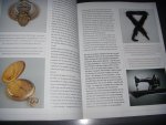 Langeweg, Serge/ Rheenen, Helen van/ Wijnen, Carla - Industrion, Museum voor Industrie en Samenleving. Catalogus van de vaste presentatie