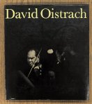 OISTRACH, DAVID - ERNST KRAUSE [ESSAY] & EVELYN RICHTER [FOTO]. - David Oistrach. Ein Arbeitsporträt.