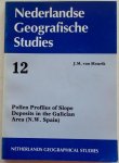 Mourik van J.M Illustrator : Maarten van H e.a  Taal: Engels - Nederlandse geografische studies  Pollen profiles of slope deposits in the galician Area (N.W.Spain) Proefschrift met uitnodiging ned talig uittreksel