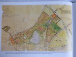 Verhees, Ernest en Vos, Aart. - Historische atlas Historische Atlas van 's-Hertogenbosch. De ruimtelijke ontwikkeling van een vestingstad. (zie 9 foto's).