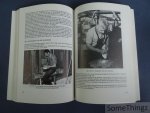 Hesters, Paul. - De klompenmakerij: sociale en economische geschiedenis van de klompenmakerij in het noorden van Oost-Vlaanderen.